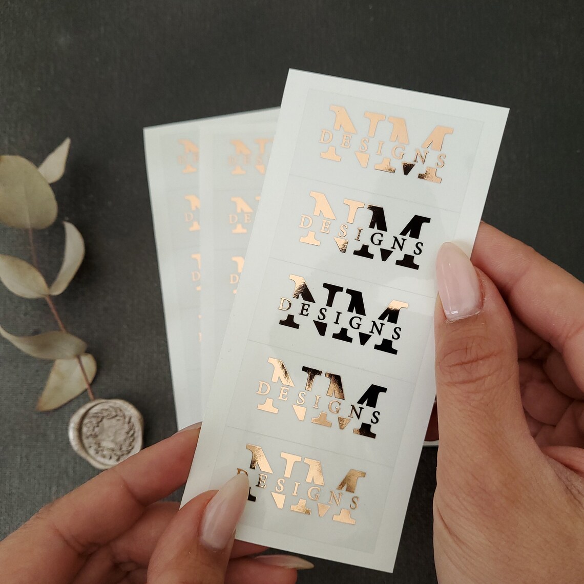 ملصقات زفاف شفافة بتصميم نباتي - مراجعة Wedding Envelopes وسعره